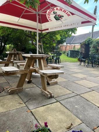 Thorverton Arms Exteriér fotografie